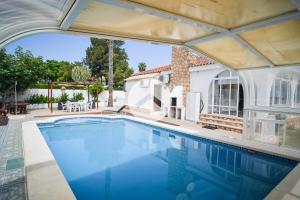 Basen w obiekcie Casa CAMPOAMOR lub w pobliżu