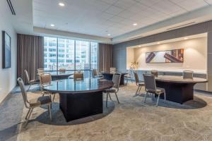 Hampton Inn Chicago West Loop Fulton Market Area的休息区