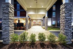 Home2 Suites By Hilton Smyrna Nashville外面的花园