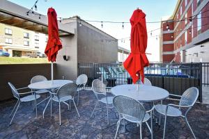 Home2 Suites By Hilton Smyrna Nashville的阳台或露台