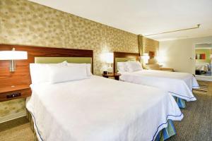 Home2 Suites By Hilton Smyrna Nashville客房内的一张或多张床位