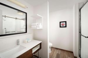 Koupelna v ubytování Hampton Inn Denver Tech Center South