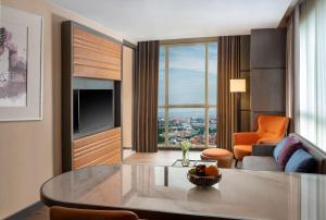 Area soggiorno di DoubleTree by Hilton Surabaya