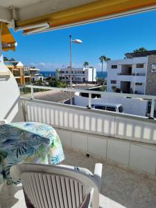 Un balcón o terraza en Apartment with sea view close to dunes of playa del ingles