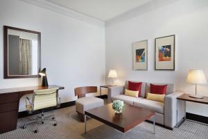 Posezení v ubytování DoubleTree By Hilton Doha - Al Sadd