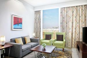 Posezení v ubytování DoubleTree By Hilton Doha - Al Sadd