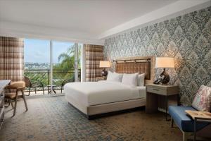 Krevet ili kreveti u jedinici u okviru objekta The Cassara Carlsbad, Tapestry Collection By Hilton