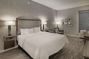 Postel nebo postele na pokoji v ubytování Hampton Inn Waco North