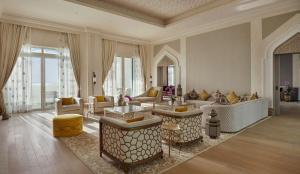 Setusvæði á Hilton Salwa Beach Resort and Villas