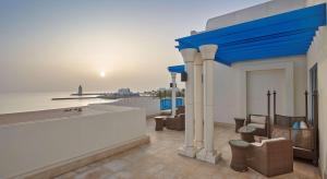 Setusvæði á Hilton Salwa Beach Resort and Villas