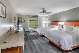 Postel nebo postele na pokoji v ubytování Hampton Inn Brownwood
