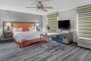 Postel nebo postele na pokoji v ubytování Hampton Inn Brownwood + 19 fotografií