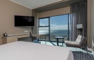 TV a/nebo společenská místnost v ubytování Radisson Blu Hotel, Port Elizabeth