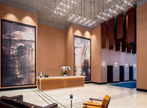 DoubleTree by Hilton Dubai M Square Hotel & Residences的休息区