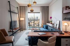 DoubleTree by Hilton Dubai M Square Hotel & Residences的休息区