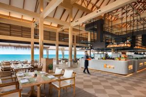 Restaurace v ubytování Hilton Maldives Amingiri Resort & Spa