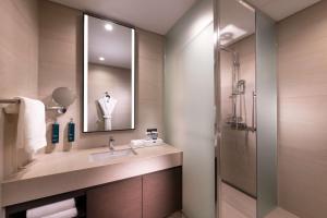 DoubleTree By Hilton Seoul Pangyo Residences的一间浴室