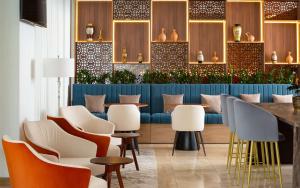 DoubleTree by Hilton Shymkent的休息区