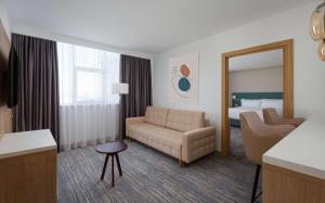 DoubleTree by Hilton Shymkent的休息区