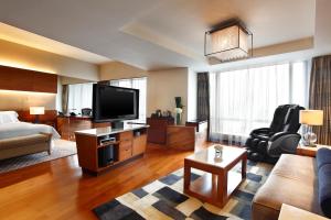 TV a/nebo společenská místnost v ubytování The Westin Guangzhou