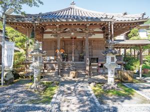 Um jardim no exterior de 真田昌幸-幸村父子の隠れ宿 紀伊見荘