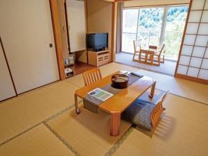 Uma televisão e/ou sistema de entretenimento em 真田昌幸-幸村父子の隠れ宿 紀伊見荘