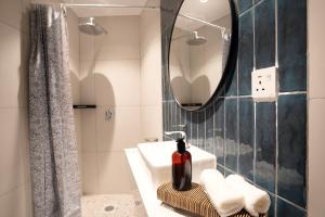Koupelna v ubytování Ukiyo Suites