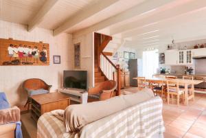 Μια τηλεόραση ή/και κέντρο ψυχαγωγίας στο Maison pour 7 - 100m du port du Bono