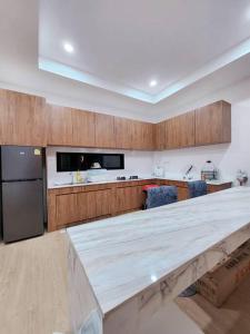 Dapur atau dapur kecil di บ้านพูลวิลล่าเขาใหญ่ The Overflow