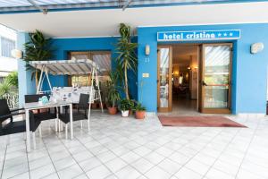 A restaurant or other place to eat at Hotel Cristina