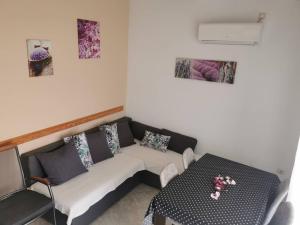 Postel nebo postele na pokoji v ubytování Apartments Miramaris