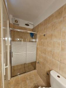 Vonios kambarys apgyvendinimo įstaigoje Glyfada Apartment A5 119