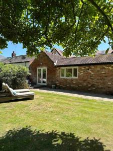 Aed väljaspool majutusasutust Leafy lodge in Lytham +62 fotot