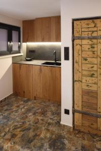 A kitchen or kitchenette at Meditrine