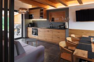 A kitchen or kitchenette at Meditrine