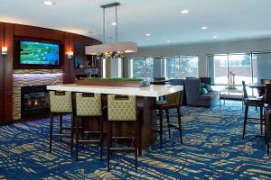 A television and/or entertainment centre at Courtyard Boston Woburn/Boston North