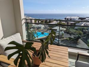 Sunset Océan - appartement T2 avec vue imprenable sur l'océan et piscine的阳台或露台