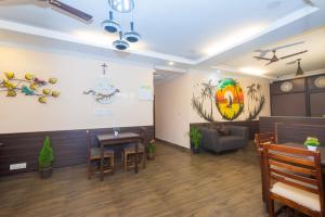Hotel Spring Height Hotels Near Mall De Goa的休息区