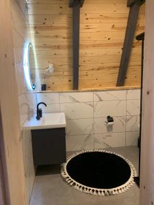 Koupelna v ubytování İRDEN BUNGALOV