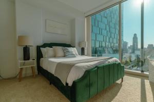 Foto dalla galleria di High Rise 2 Bedroom Apartment with free parking a Los Angeles Altre 21 foto