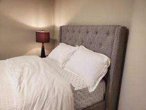 Ảnh trong thư viện ảnh của 4 BD Family Retreat - Basement not Included ở Stratford