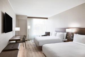 Letto o letti in una camera di AC Hotel Phoenix Biltmore