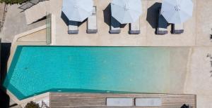 Bazén v ubytování Apanemia Luxury Villa, Lefkada nebo v jeho okolí