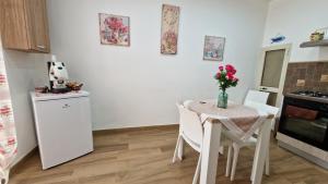 A kitchen or kitchenette at Broken column