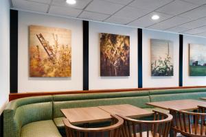 Posezení v ubytování Fairfield Inn & Suites by Marriott Yakima