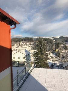 Nespecifikovaný výhled na hory nebo výhled na hory při pohledu z apartmánu