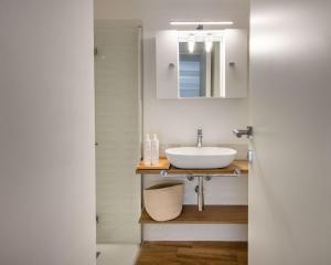 Ένα μπάνιο στο Casa Azul alla Cala by Wonderful Italy +35 φωτογραφίες