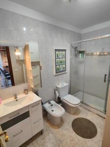 Koupelna v ubytování Vacacional Candelaria vistas al mar con garaje gratuito