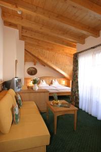 Säng eller sängar i ett rum på Hotel zum Hirschen