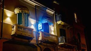 The building in which a panziókat is located